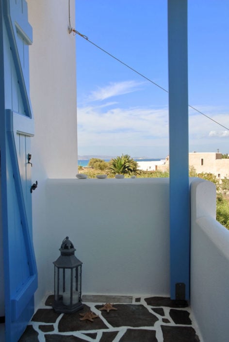 romantic studio door glyfada naxos